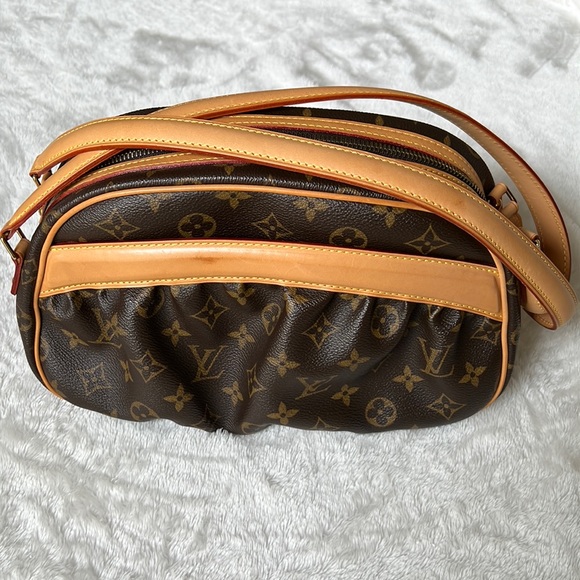 Louis Vuitton Handbags - Louis Vuitton Klara bag